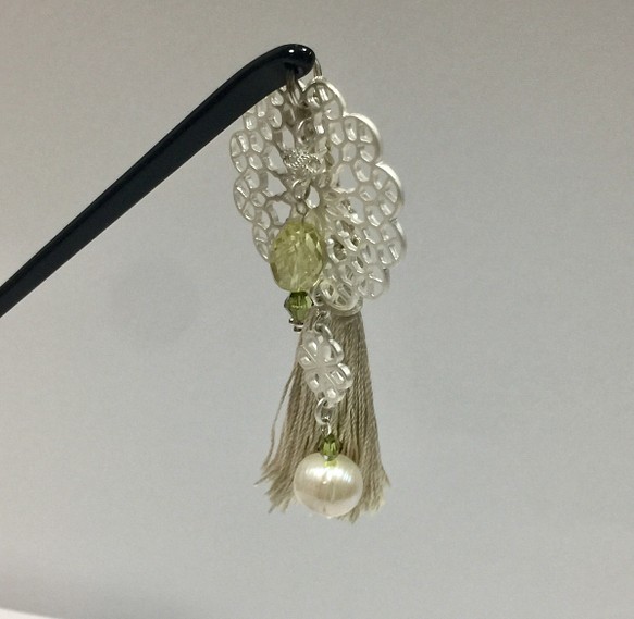 大粒真珠 揺れる 簪 グリーン水晶 房飾り 髪飾り 根付け パール 和小物 帯飾り 送料無料 1枚目の画像