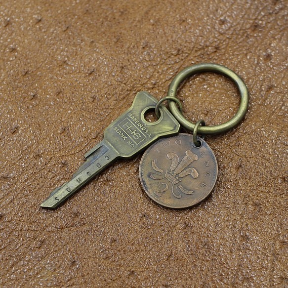 復古鑰匙和英國硬幣鑰匙圈 第1張的照片