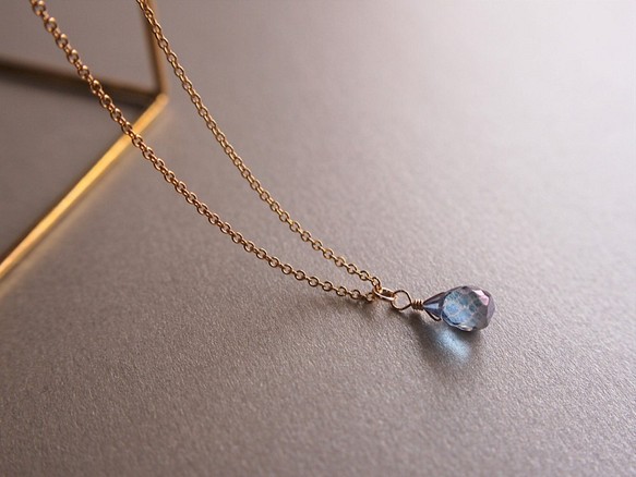 14kgf 希少石 ミスティックトパーズAA 青藤色の天然石ネックレス 1枚目の画像