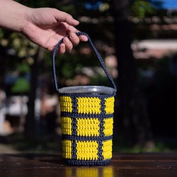 かぎ針編みの飲料バッグ/チェック柄/スウェーデン風 1枚目の画像