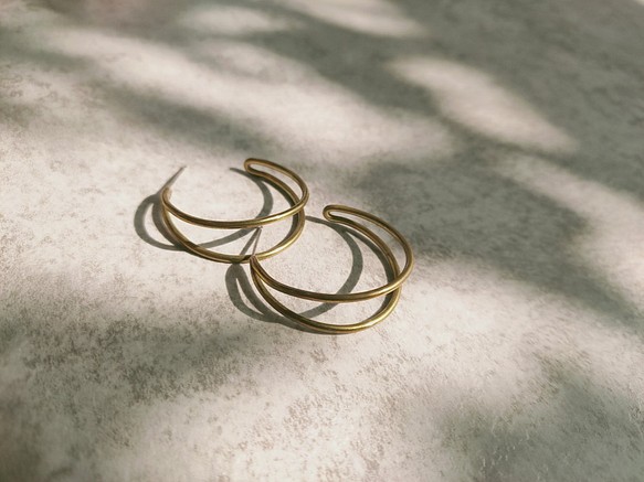 金工系列 - 雙月黃銅耳環 第1張的照片