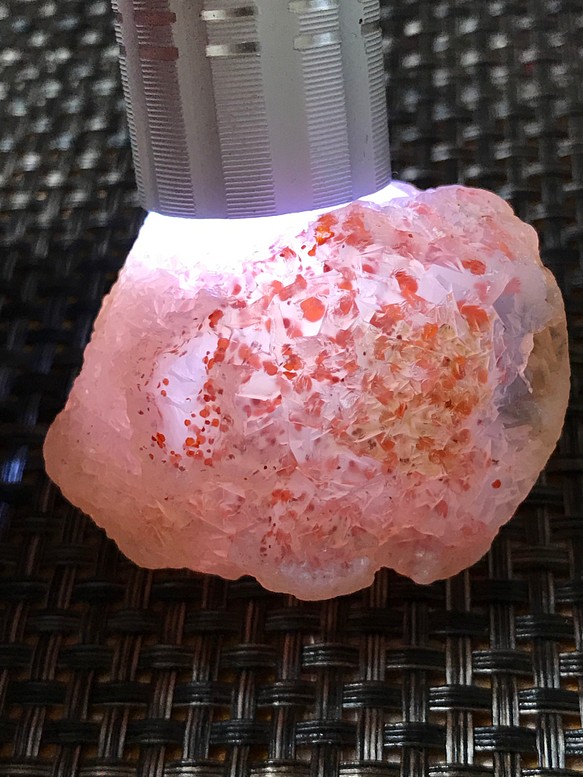ゴビ石　ゴビ瑪瑙　原石　ピンク　水玉模様　 1枚目の画像
