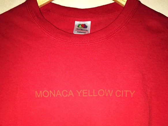 Monaca yellow city ロゴTシャツ アカ 1枚目の画像