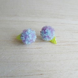 藍紫雙色繡球花 純銀耳環/耳夾 第1張的照片