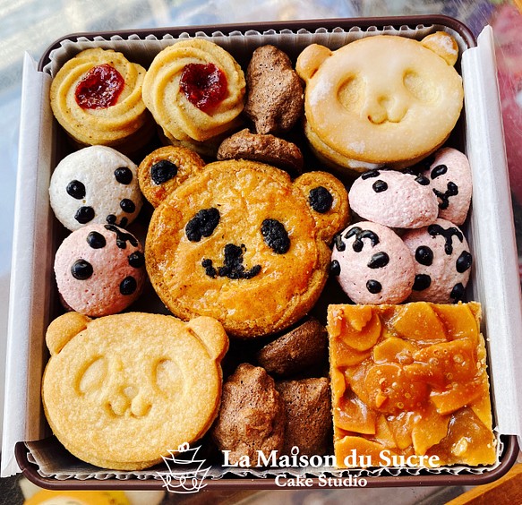 パンダのクッキー缶　 1枚目の画像