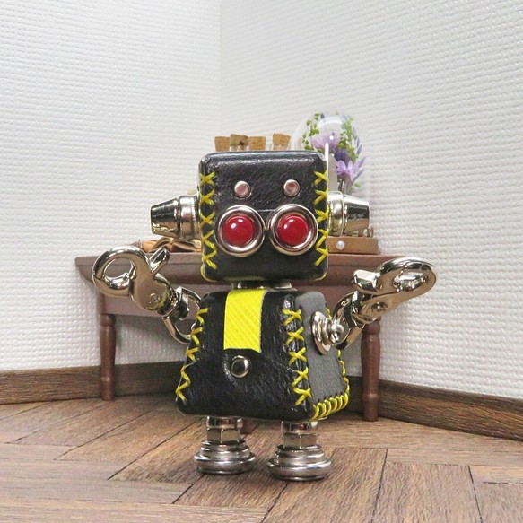 革で出来たロボットレザボット（黒×黄色）暦堂 その他置物 革ロボット
