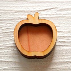【商用OK】木製レジンフレーム　りんご_土台付き_Mサイズ（ミール皿・セッティング・刺繍枠） 1枚目の画像