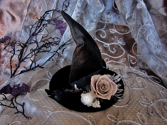ハロウィン　魔女の帽子　プリザーブドフラワー 1枚目の画像