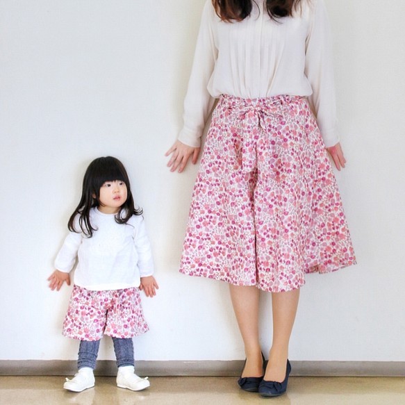 媽媽和配對*小花卉嬰兒裙褲*粉紅色 第1張的照片