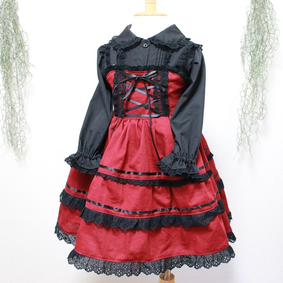 酒紅色連衣裙+黑色襯衫*套裝 第1張的照片