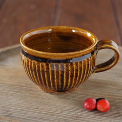 飴釉釉　ティーカップ（鎬） 1枚目の画像