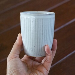 陶器のミニタンブラー（白/鎬） 1枚目の画像