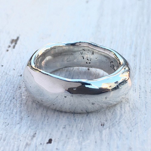 ボリュームたっぷりハンドメイドリング“L“silver925 src389 指輪 