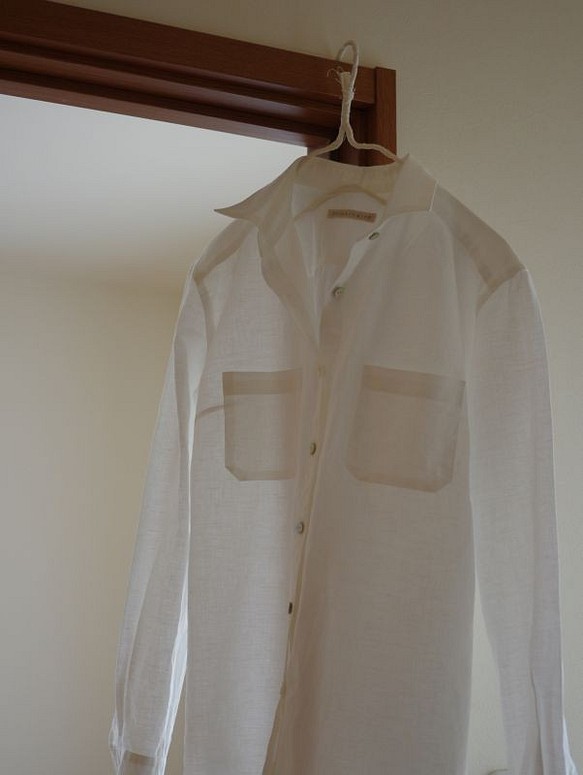白いリネンのレギュラーシャツ　Mサイズ 1枚目の画像