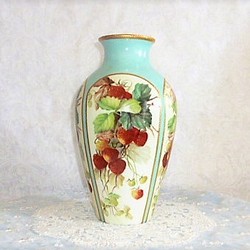 ♡hand painted  vase (いちご花瓶）高さ29㎝　　　　 1枚目の画像