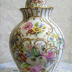 ♥hand painted  vase (飾り壺） 1枚目の画像