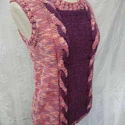 縄編み模様の2カラーベスト 1枚目の画像