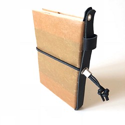 ワックスペーパー ➕ 本牛革の文庫本サイズのブックカバー(手帳カバー) ブラック 1枚目の画像