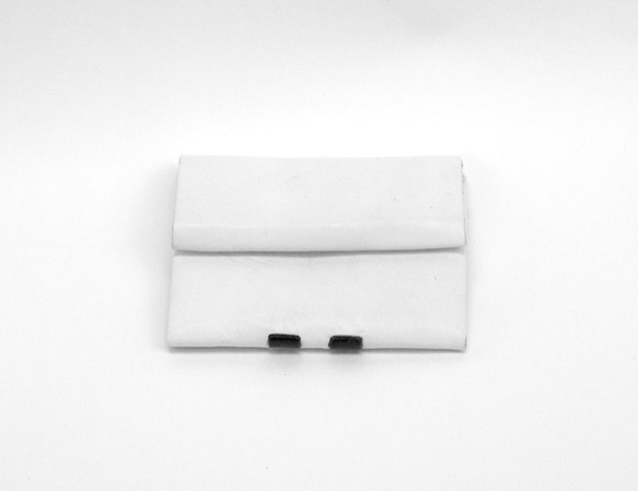 組み立て式コインケース/白×黒/レザー革/プレゼント/コンパクト/epoquesewn/ 1枚目の画像