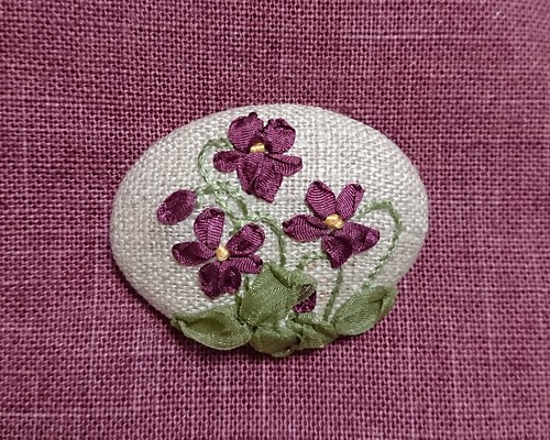 ブローチ 手刺繍 リボン刺繍 スミレ