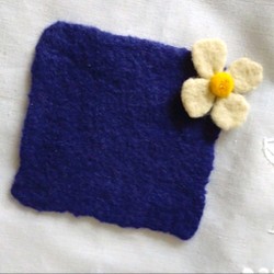 【送料無料】　コースター　羊毛フェルト　紫　花 1枚目の画像