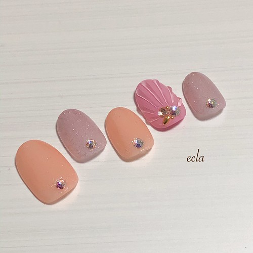 065 鱗ネイル 夏 夏ネイル ピンク ベージュ ワンカラー ラメ グリッター スワロ スタッズ ゴールド ネイルチップ ネイルシール Nail Salon Ecla エクラ 通販 Creema クリーマ ハンドメイド 手作り クラフト作品の販売サイト