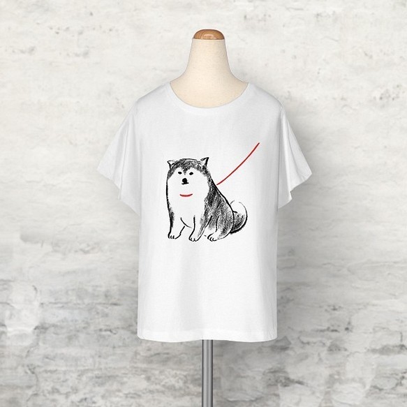 柴犬　待ってる ドルマンTシャツ（ホワイト）犬 1枚目の画像