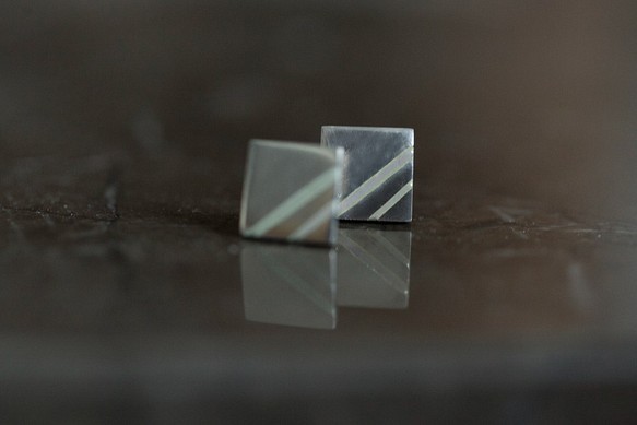 純銀條紋珐瑯耳環-紫灰-一對 第1張的照片
