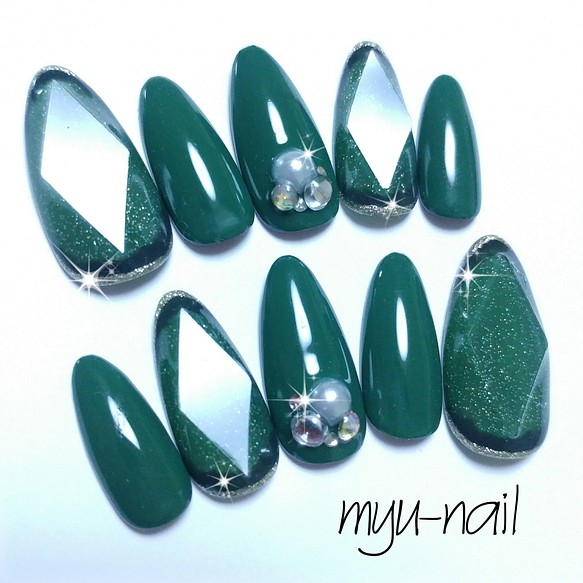 宝石ネイル グリーン ネイルチップ ネイルシール Myu Nail オーダー停止中 通販 Creema クリーマ ハンドメイド 手作り クラフト作品の販売サイト