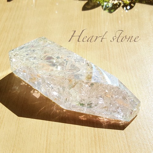 1名様 現品商品 キラキラ クラック入りオーロラ水晶ポイント 置物 Heart Stone ʚ ɞ 通販 Creema クリーマ ハンドメイド 手作り クラフト作品の販売サイト