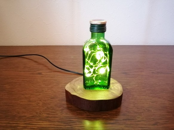 緑の小瓶のミニランプ 1枚目の画像