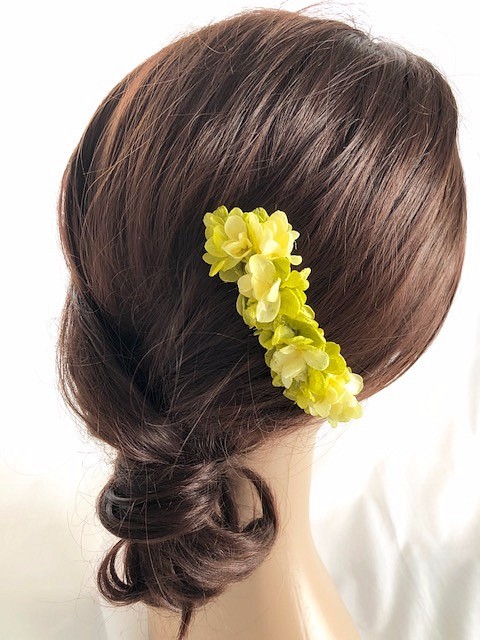 イエローグリーン紫陽花のヘアコーム髪飾り／プリザーブドフラワー 1枚目の画像