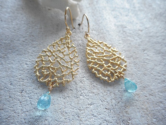 Gold Branch with Apatite Drop   14kgf