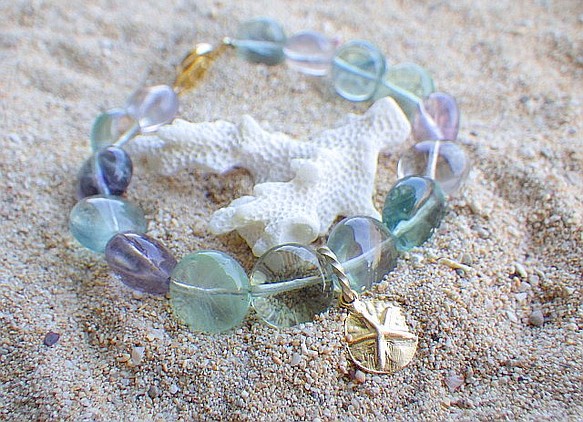 ⭐︎fluorite beach bracelet-sand dollar 1枚目の画像