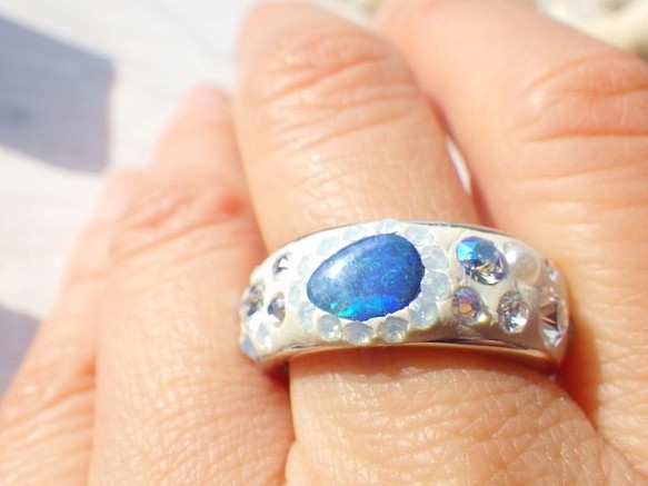 Gland Blue Opal Ring オパールとスワロフスキーのクレイリング | www