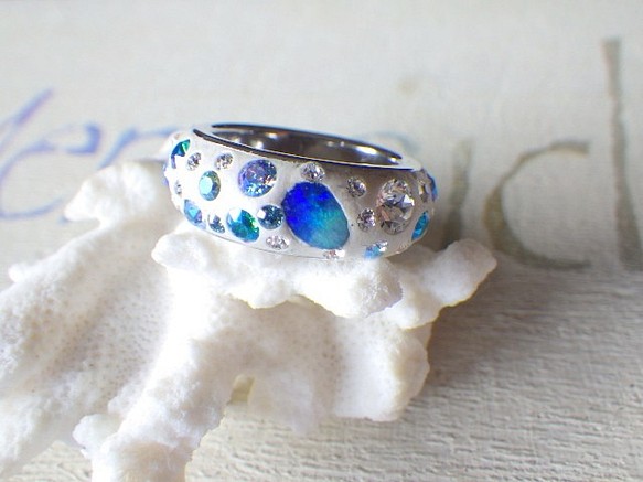 Gland Blue Opal Ring オパールとスワロフスキーのコースタルリング