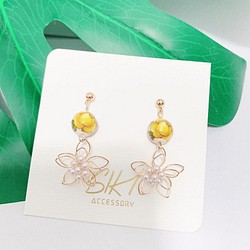 【可轉耳夾】日本入口彩繪珠 配 花形小珍珠吊飾 耳針 第1張的照片