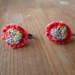 花刺繍のイヤリング aka 1枚目の画像