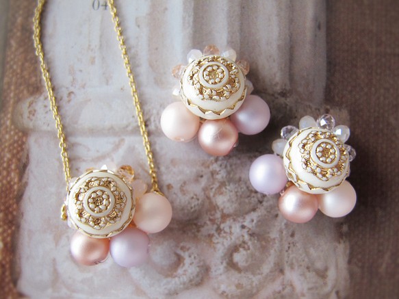 春色舞曲☆珍珠珠寶的插式耳環與項鍊 第1張的照片