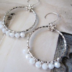 SV925圓形珠寶-水晶白和花朵-穿孔或耳環 第1張的照片