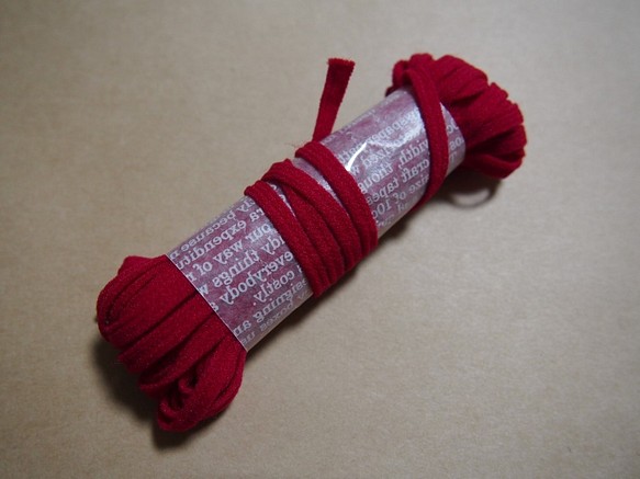 手作りマスクの素材『ウーリースピンテープ10m』 マスクゴム代用ひも＊紅色 1枚目の画像
