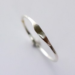 1.2㎜幅 silver『1つ叩きリング』／ピンキーリング・シンプル・華奢 指輪 1枚目の画像