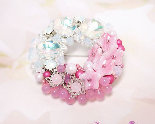 小花リースブローチ＊Pink&White ブローチ beads accessory雫 通販