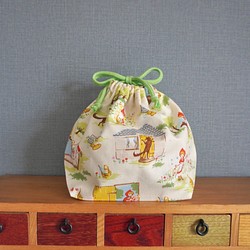 【再販】〜童話の世界観がかわいい〜赤ずきんちゃん柄のランチ巾着袋 1枚目の画像