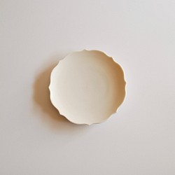 蓮花・５寸皿（ホワイト） 1枚目の画像