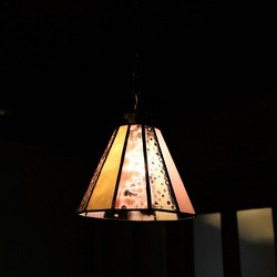ステンドグラス桜色ランプ　(ペンダントライト) 1枚目の画像