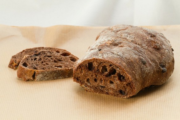 Boulangerie Lafi人気のハードパン　チョコのPain 1枚目の画像