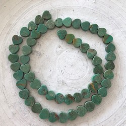 turquoise heart shape beads C 1連 1枚目の画像