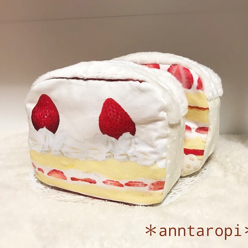 ショートケーキにゃんポーチ(柄違いver.) ポーチ ＊anntaropi＊ 通販