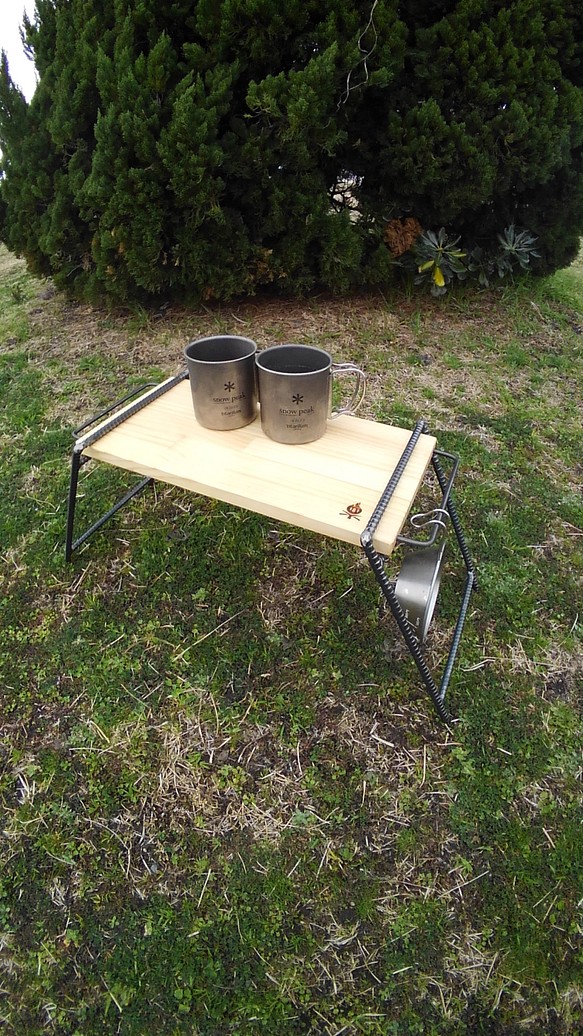 コンパクトテーブル(ジャグスタンド)　アイアンレッグ　シェラカップホルダー付き 1枚目の画像